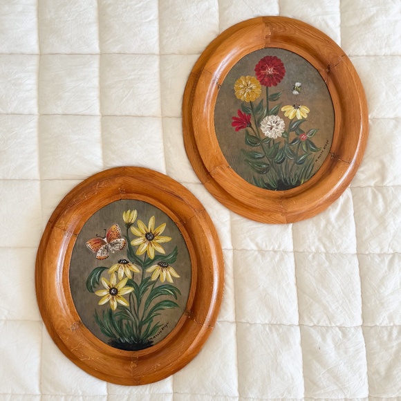 2 Vintage Floral Paintings - Picture 1 of 9